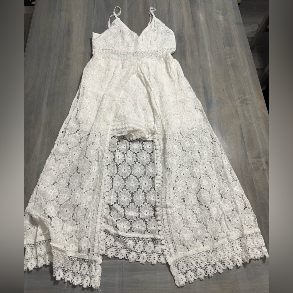 Elegant White Lace Maxi Dress